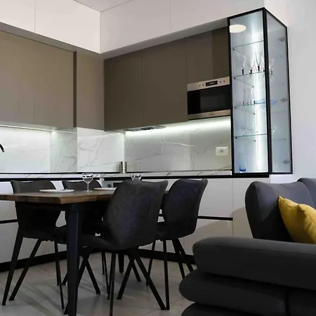 דירה Hideaways , Breathtaking View & Free Parking טיראנה