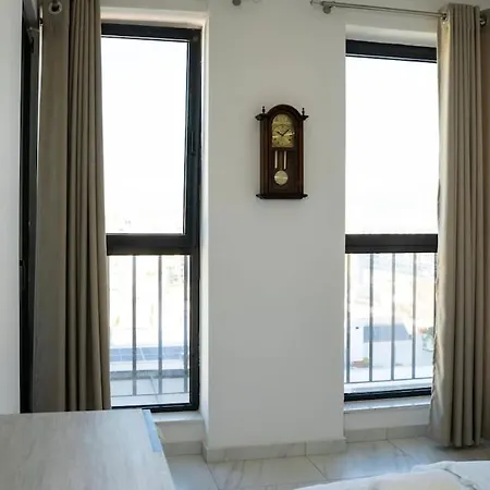 アパート Hideaways, Free Parking & Breathtaking View ティラナ