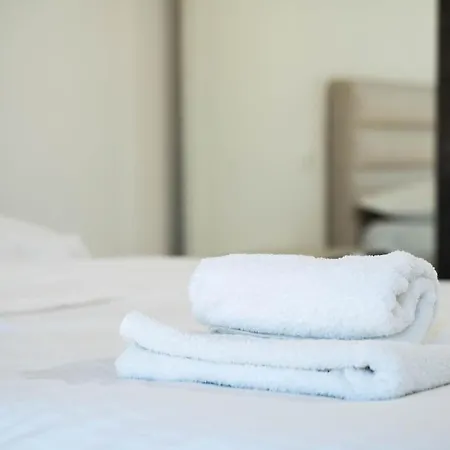 Hideaways , Breathtaking View & Free Parking Lägenhet