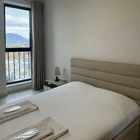 Hideaways , Breathtaking View & Free Parking 티라나